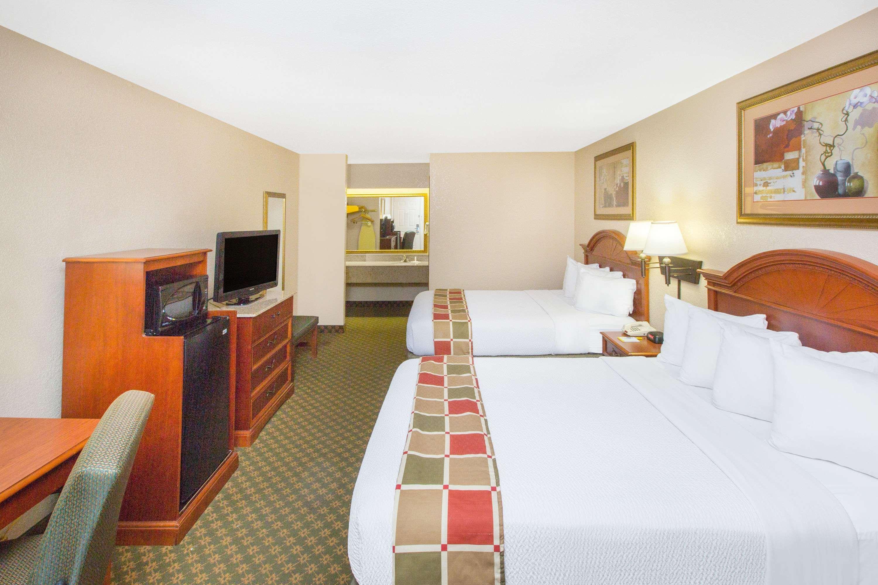 Days Inn By Wyndham Lonoke Экстерьер фото