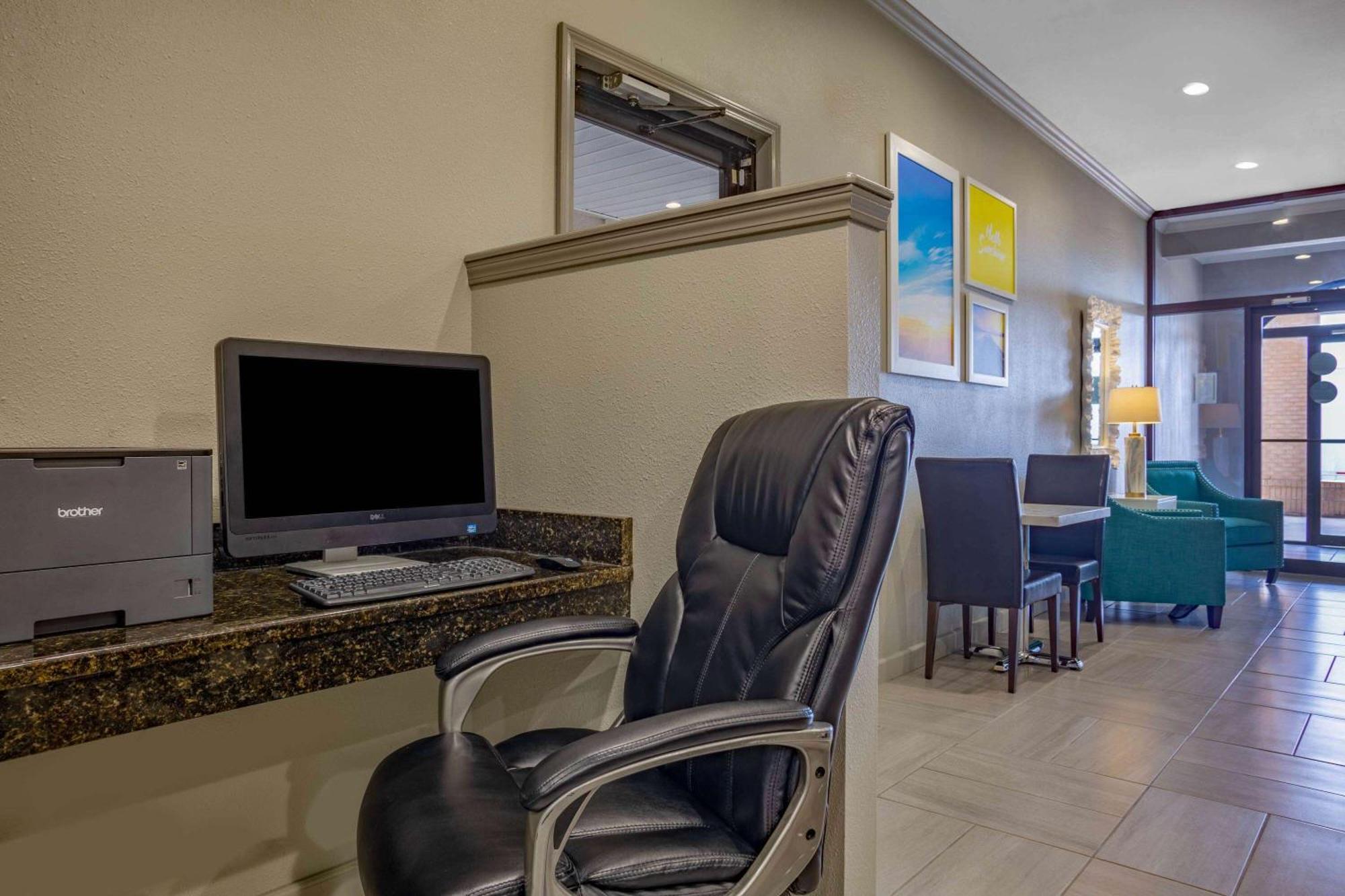 Days Inn By Wyndham Lonoke Экстерьер фото